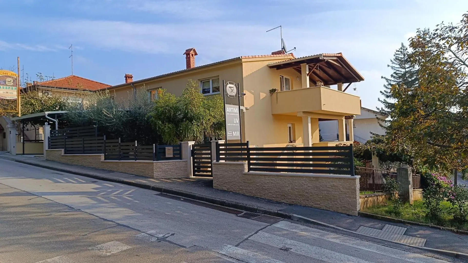Apartment Mir Pula 0*,  Croatia