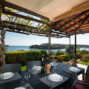 Irenne Sea View Apartment