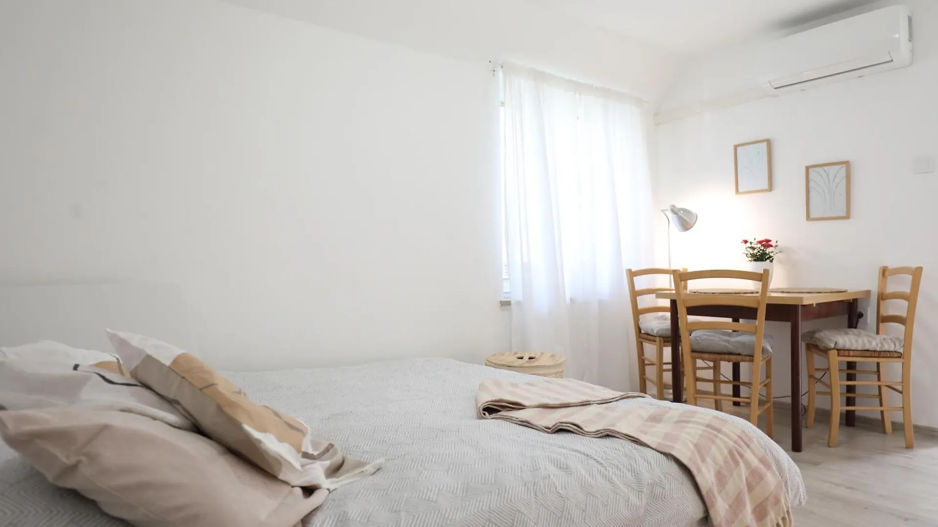 Apartment Mir